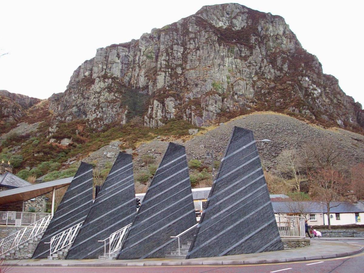 Zipworld Waterfalls Eryri Dogs Welcome 3 Bed Sleeps 5 Blaenau Ffestiniog Ngoại thất bức ảnh