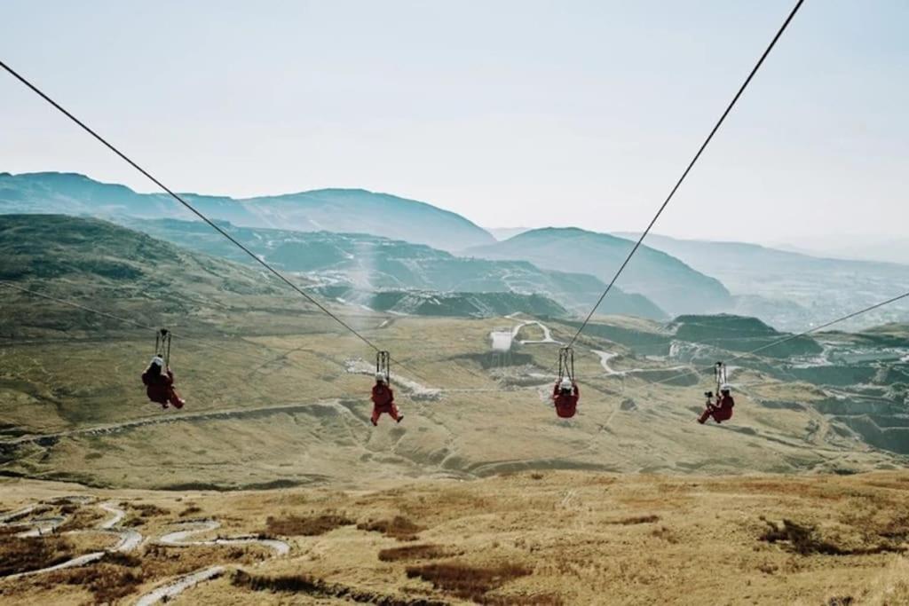 Zipworld Waterfalls Eryri Dogs Welcome 3 Bed Sleeps 5 Blaenau Ffestiniog Ngoại thất bức ảnh