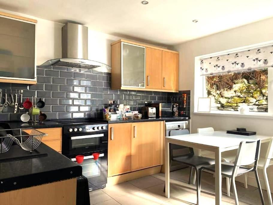 Zipworld Waterfalls Eryri Dogs Welcome 3 Bed Sleeps 5 Blaenau Ffestiniog Ngoại thất bức ảnh
