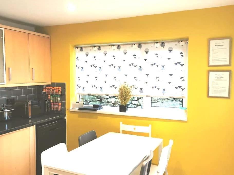 Zipworld Waterfalls Eryri Dogs Welcome 3 Bed Sleeps 5 Blaenau Ffestiniog Ngoại thất bức ảnh